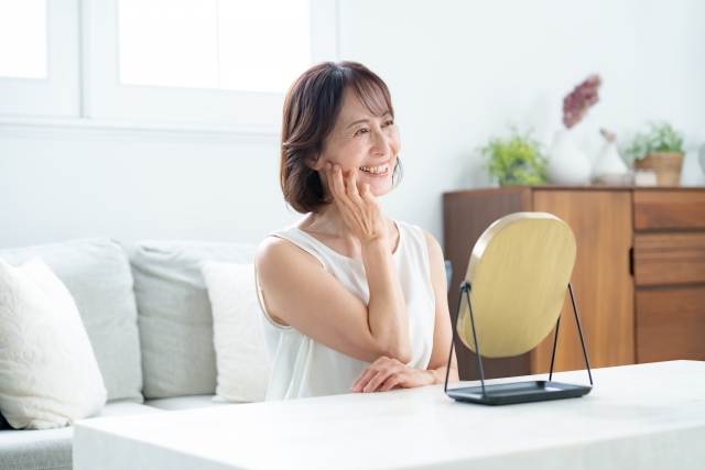 笑顔の女性